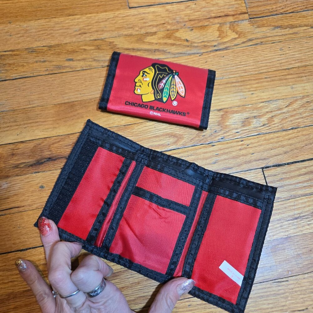 NFL Chicago Blackhawks RETRO THROWBACK Oldschool Tri-Fold Wallet   5" Tri-fold W